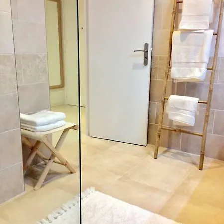 Appartement Cosy Calme Central-terrasse Proche Palais