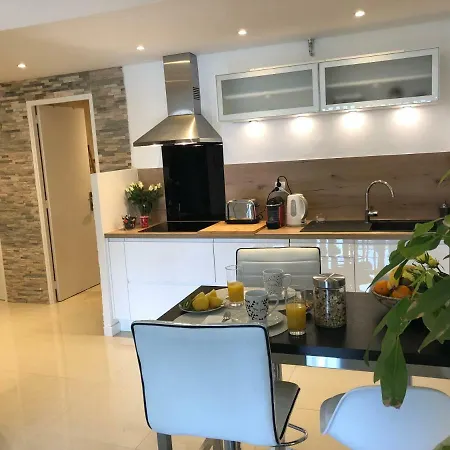 Appartement Cosy Calme Central-terrasse Proche Palais