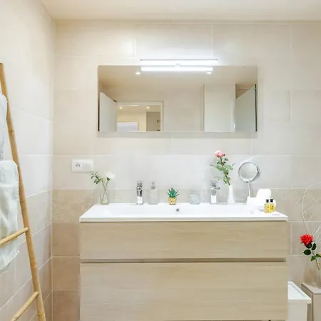 Cosy Calme Central-terrasse Proche Palais Apartment *